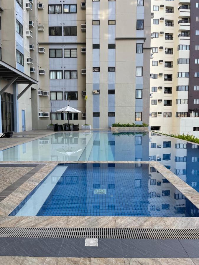 The Persimmon Studios Near Ayala And Sm City Cebu Exterior photo