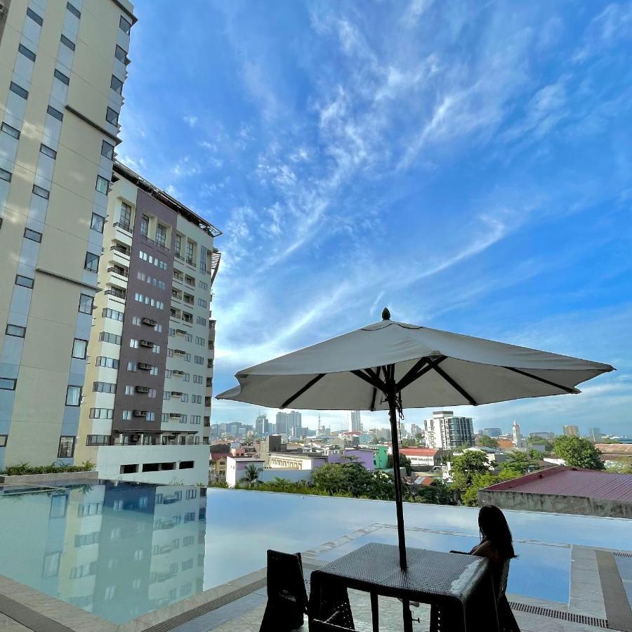 The Persimmon Studios Near Ayala And Sm City Cebu Exterior photo