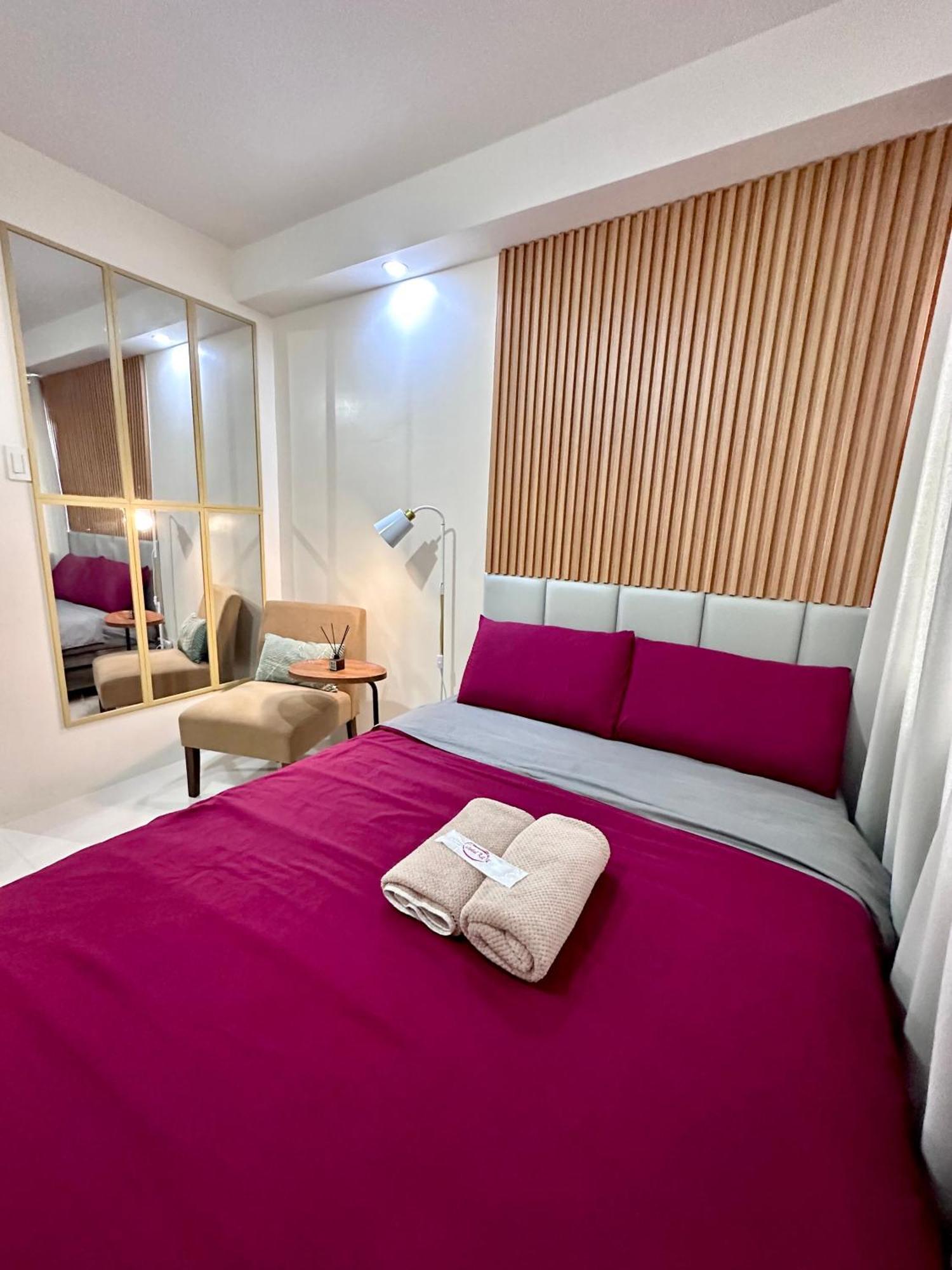 The Persimmon Studios Near Ayala And Sm City Cebu Exterior photo