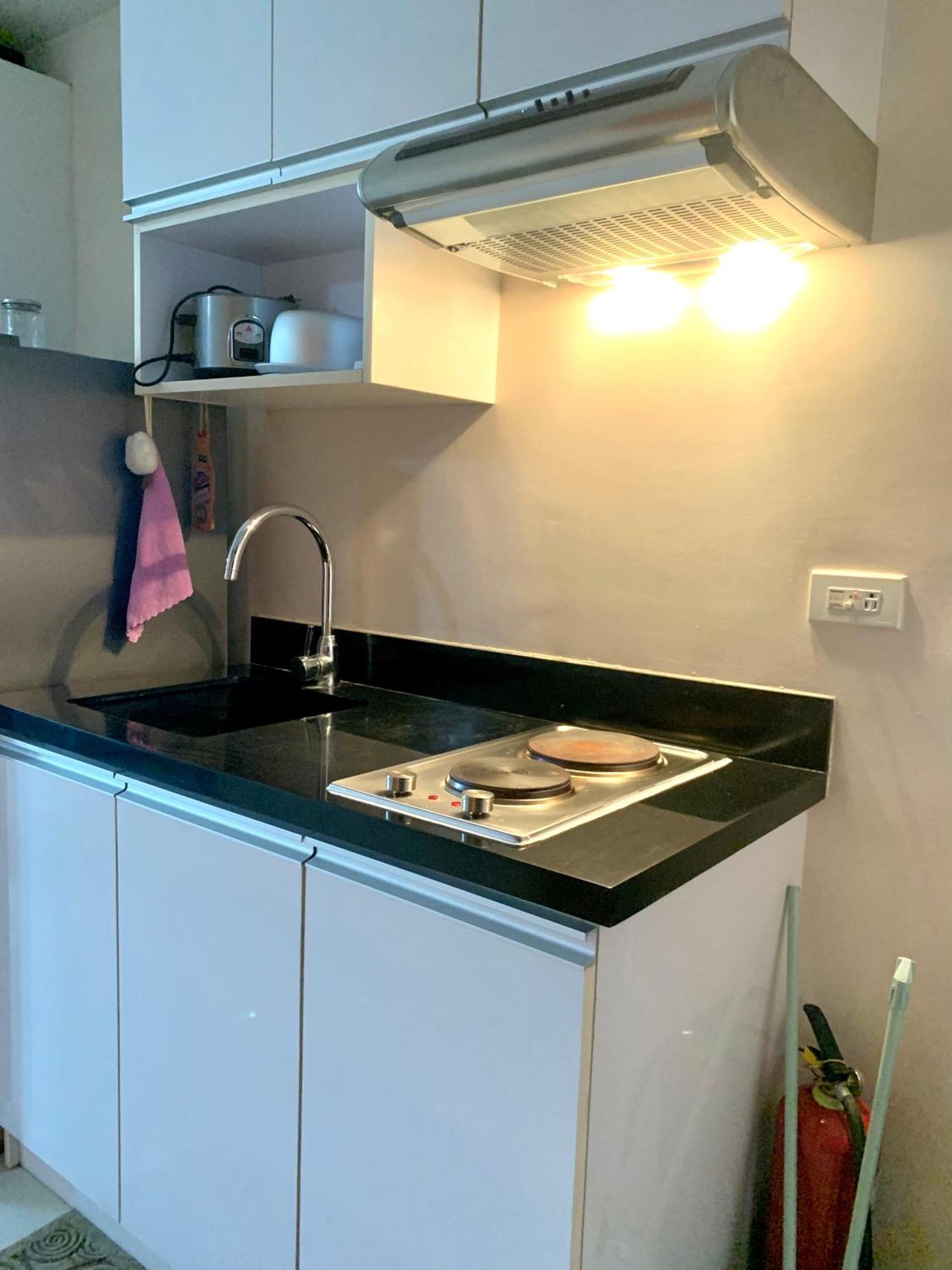 The Persimmon Studios Near Ayala And Sm City Cebu Room photo