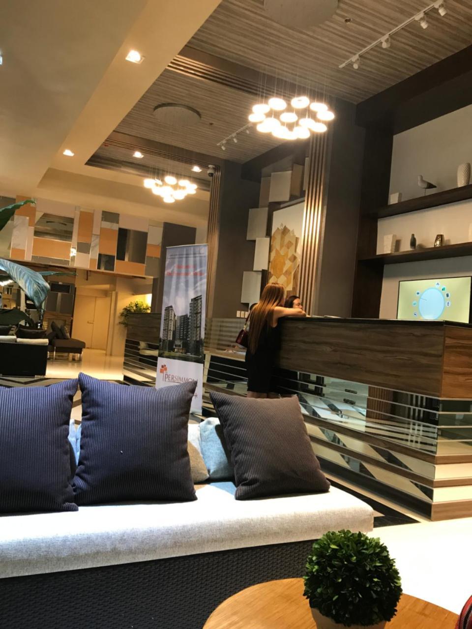 The Persimmon Studios Near Ayala And Sm City Cebu Exterior photo